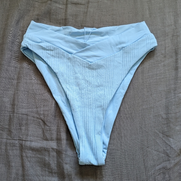 L*Space Siren Top Court Bottoms Bikini Set Pointelle Ribbed Sky Blue - Picture 9 of 10